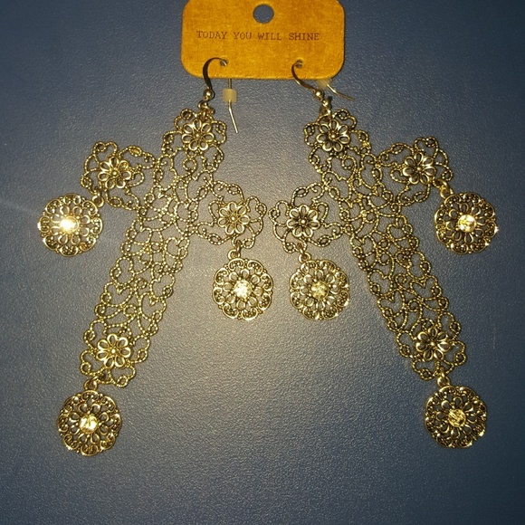 Fashion Nova Jewelry - Silver cross Earrings